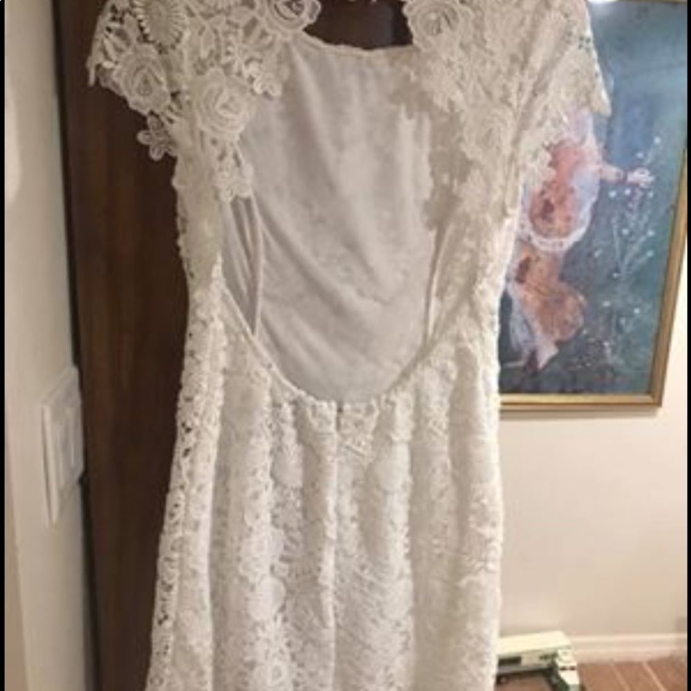 Dress - Picture 3 of 3